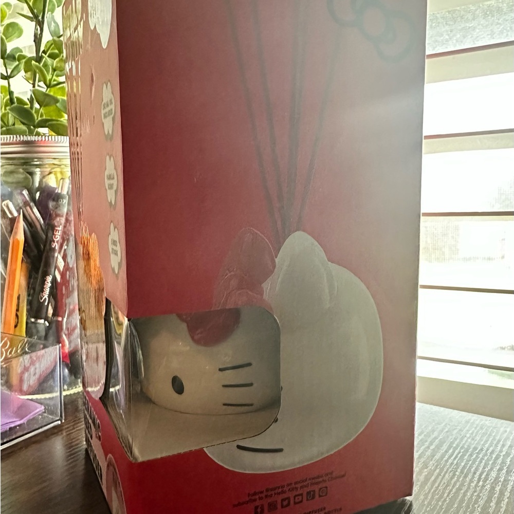Hello Kitty Diffuser - Picture 2 of 4